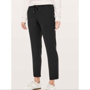 Lululemon on the fly pant 6